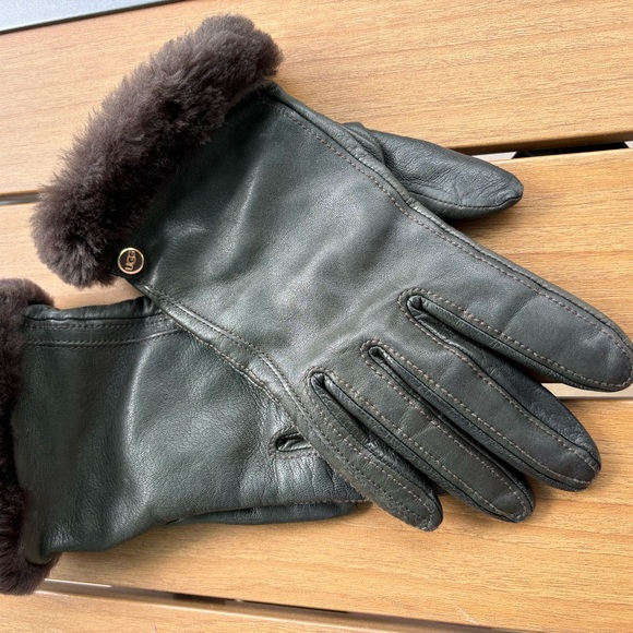 UGG Women's Leather gloves sheepskin collar & knit insert M Size - Picture 8 of 13